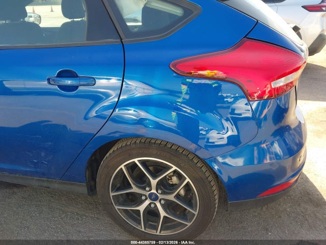 1FADP3M21JL230582 Ford FOCUS SEL