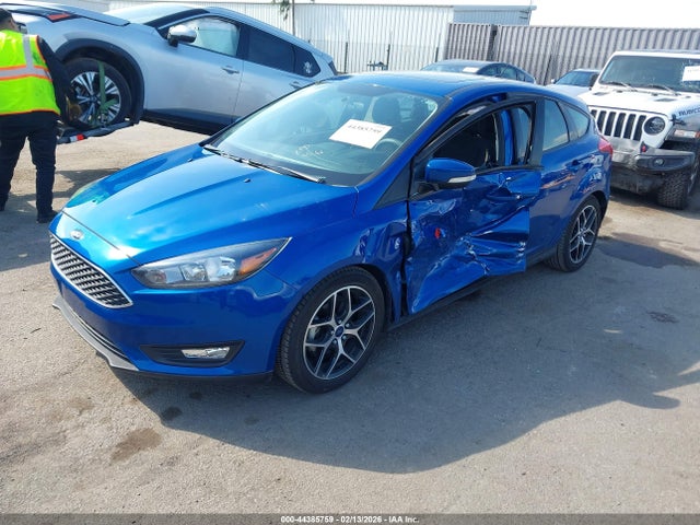 1FADP3M21JL230582 Ford FOCUS SEL