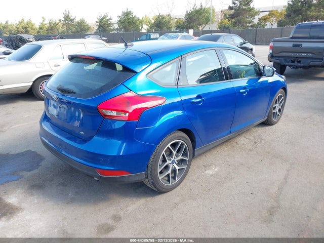 1FADP3M21JL230582 Ford FOCUS SEL