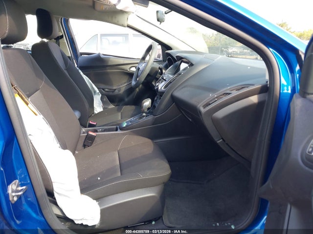 1FADP3M21JL230582 Ford FOCUS SEL
