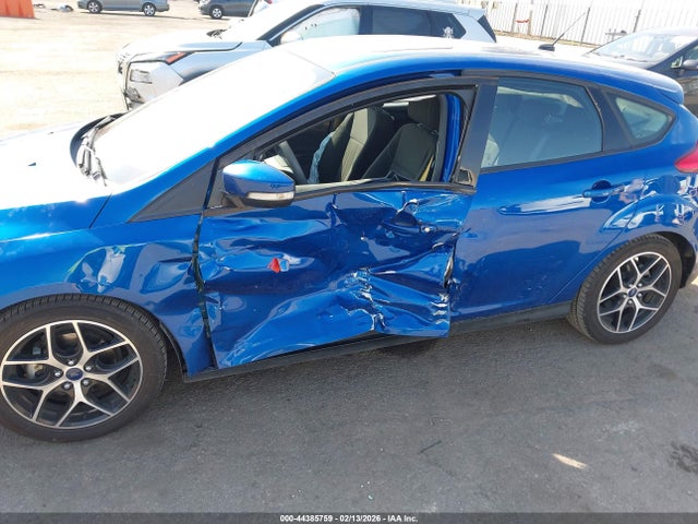1FADP3M21JL230582 Ford FOCUS SEL