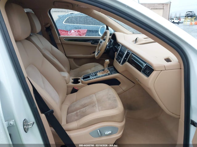 2017 PORSCHE MACAN WP1AA2A54HLB05351 Photo 4