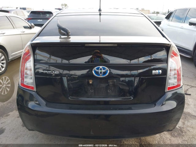 Toyota Prius Two 2015 JTDKN3DU3F1871924 Image 16