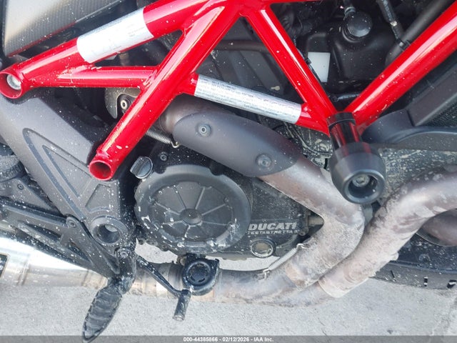 ZDM13BSW5FB025843 Ducati Diavel