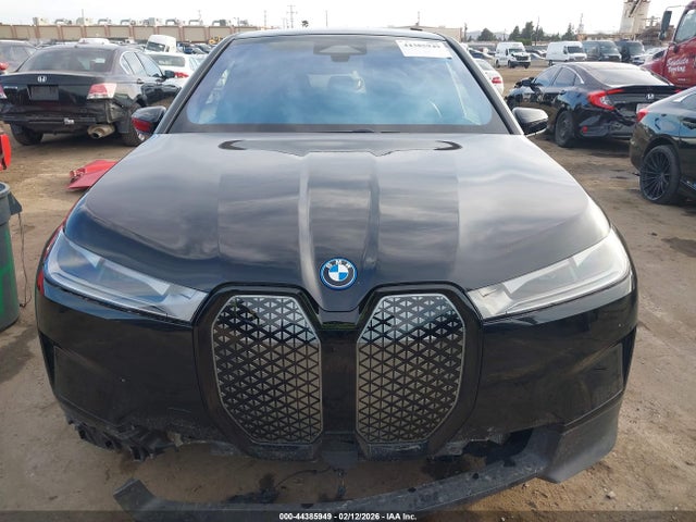 44385949 :رقم المزاد ، WB523CF01SCS53446 vin ، 2025 Bmw Ix Xdrive50 مزاد بيع
