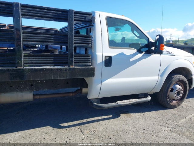 1FDRF3G68GEA45424 Ford F-350 Chassis Xlt