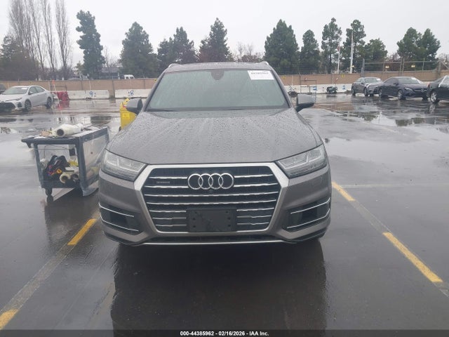 WA1LAAF76HD038240 Audi Q7 3.0t Premium