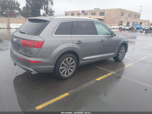 2017 AUDI Q7 WA1LAAF76HD038240 Photo 3