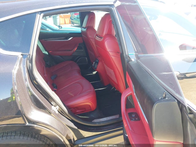 ZN661YUS0HX234111 Maserati LEVANTE S