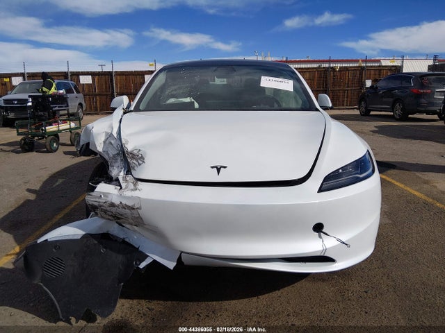 2026 Tesla Model 3 Premium All-wheel Drive მანქანა იყიდება აუქციონზე, vin: 5YJ3E1EB5TF121532, აუქციონის ნომერი: 44386055