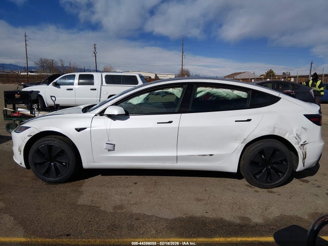 2026 Tesla Model 3 Premium All-wheel Drive მანქანა იყიდება აუქციონზე, vin: 5YJ3E1EB5TF121532, აუქციონის ნომერი: 44386055