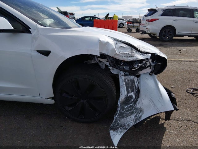 2026 Tesla Model 3 Premium All-wheel Drive მანქანა იყიდება აუქციონზე, vin: 5YJ3E1EB5TF121532, აუქციონის ნომერი: 44386055