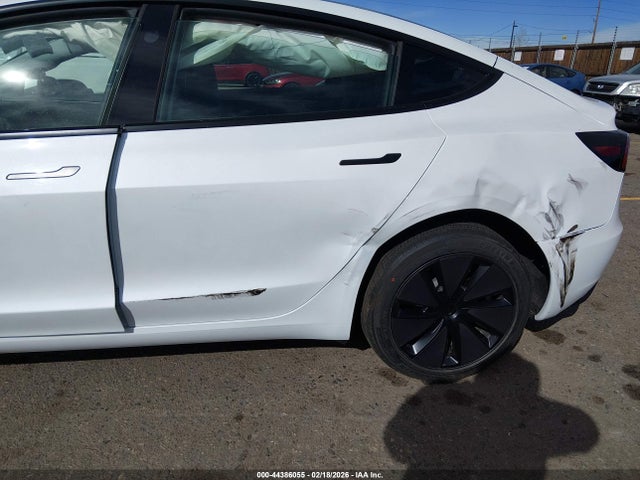 2026 Tesla Model 3 Premium All-wheel Drive მანქანა იყიდება აუქციონზე, vin: 5YJ3E1EB5TF121532, აუქციონის ნომერი: 44386055