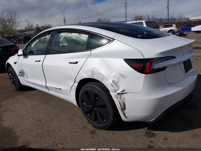 2026 Tesla Model 3 Premium All-wheel Drive მანქანა იყიდება აუქციონზე, vin: 5YJ3E1EB5TF121532, აუქციონის ნომერი: 44386055