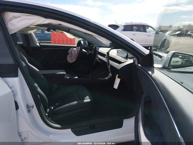2026 Tesla Model 3 Premium All-wheel Drive მანქანა იყიდება აუქციონზე, vin: 5YJ3E1EB5TF121532, აუქციონის ნომერი: 44386055