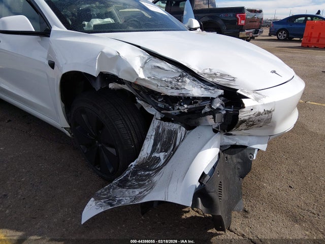 2026 Tesla Model 3 Premium All-wheel Drive მანქანა იყიდება აუქციონზე, vin: 5YJ3E1EB5TF121532, აუქციონის ნომერი: 44386055