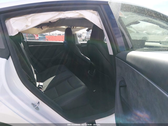 2026 Tesla Model 3 Premium All-wheel Drive მანქანა იყიდება აუქციონზე, vin: 5YJ3E1EB5TF121532, აუქციონის ნომერი: 44386055