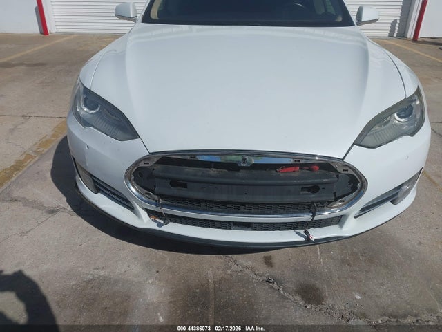 44386073 :رقم المزاد ، 5YJSA1H14FFP73296 vin ، 2015 Tesla Model S 60/70/85 مزاد بيع