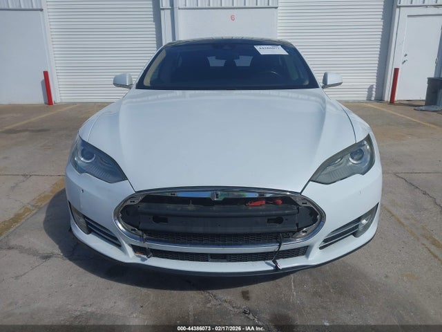 44386073 :رقم المزاد ، 5YJSA1H14FFP73296 vin ، 2015 Tesla Model S 60/70/85 مزاد بيع