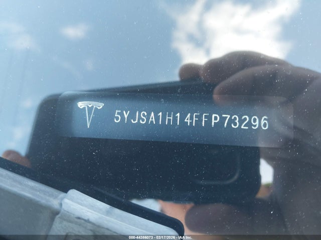 44386073 :رقم المزاد ، 5YJSA1H14FFP73296 vin ، 2015 Tesla Model S 60/70/85 مزاد بيع