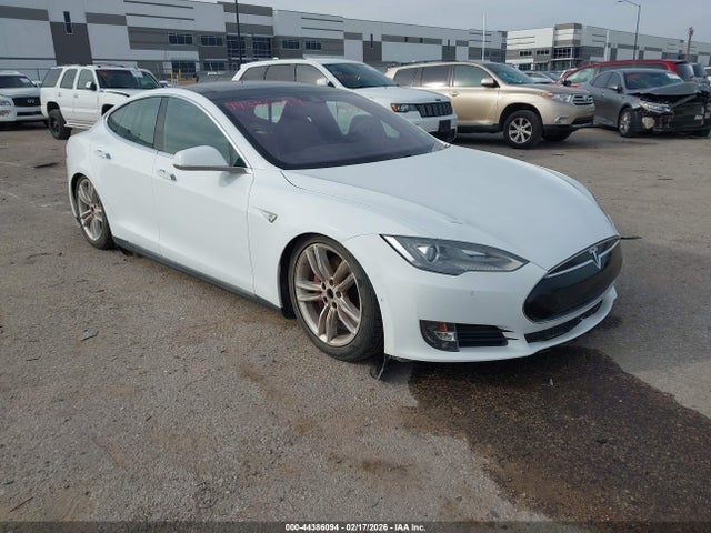 2015 TESLA MODEL S 5YJSA1H42FF091091 Photo 0