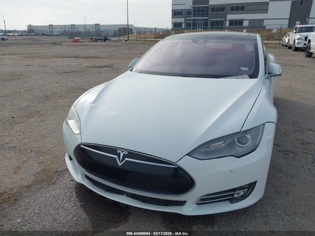 2015 TESLA MODEL S 5YJSA1H42FF091091 Photo 9