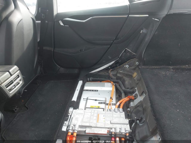 2015 TESLA MODEL S 5YJSA1H42FF091091 Photo 7