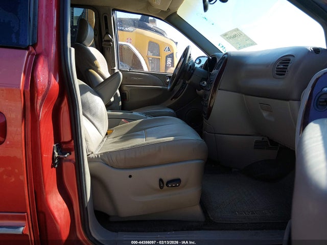2001 Chrysler Town & Country Limited მანქანა იყიდება აუქციონზე, vin: 2C8GP64L11R238902, აუქციონის ნომერი: 44386097