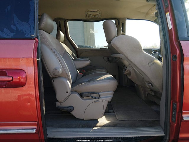 2001 Chrysler Town & Country Limited მანქანა იყიდება აუქციონზე, vin: 2C8GP64L11R238902, აუქციონის ნომერი: 44386097