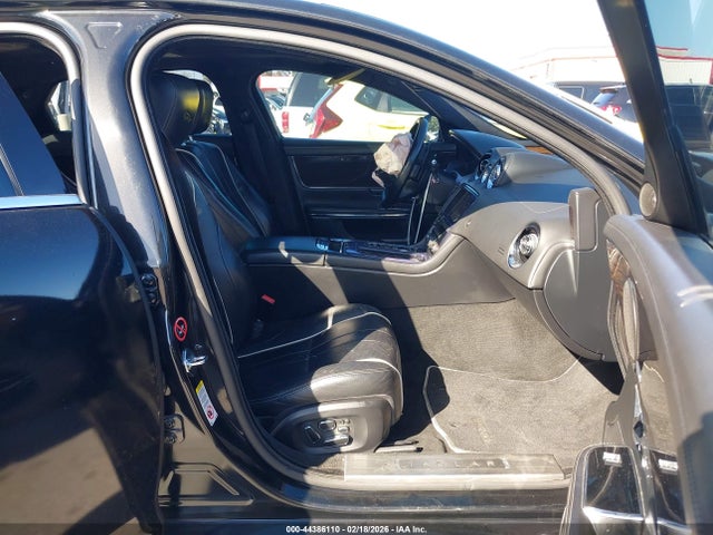 2013 JAGUAR XJ SAJWA2GEXDMV40170 Photo 4