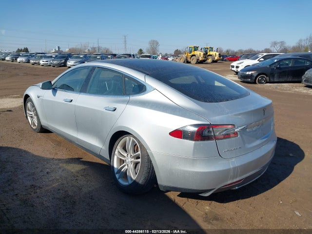 2013 Tesla Model S მანქანა იყიდება აუქციონზე, vin: 5YJSA1AG8DFP13291, აუქციონის ნომერი: 44386115