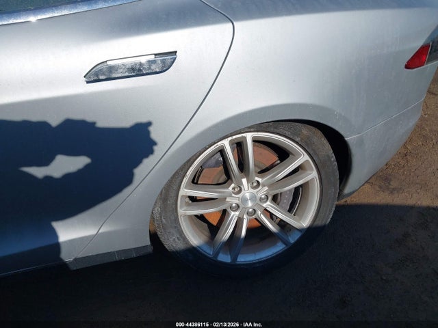2013 Tesla Model S მანქანა იყიდება აუქციონზე, vin: 5YJSA1AG8DFP13291, აუქციონის ნომერი: 44386115