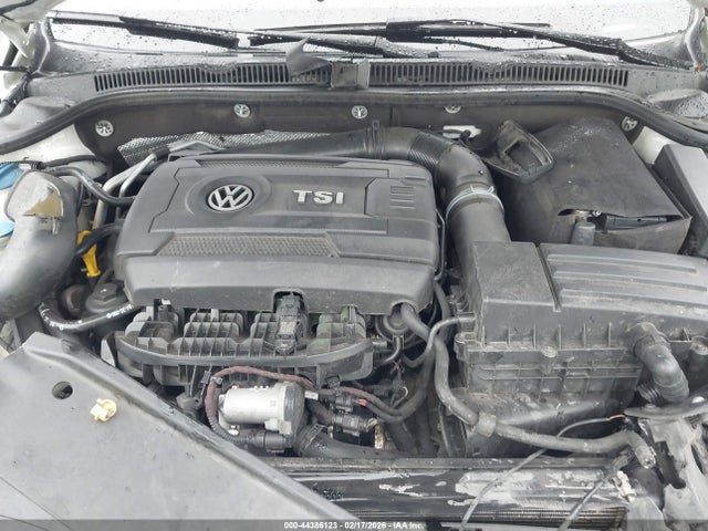 3VWL17AJ5EM408571 Volkswagen Jetta 1.8t Sel