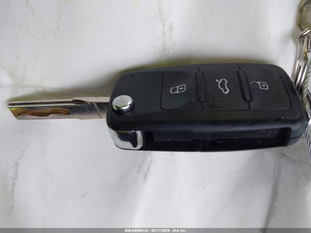3VWL17AJ5EM408571 Volkswagen Jetta 1.8t Sel