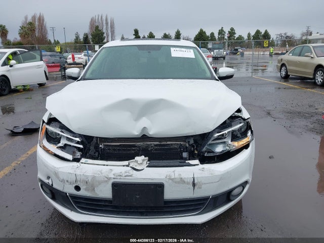 3VWL17AJ5EM408571 Volkswagen Jetta 1.8t Sel