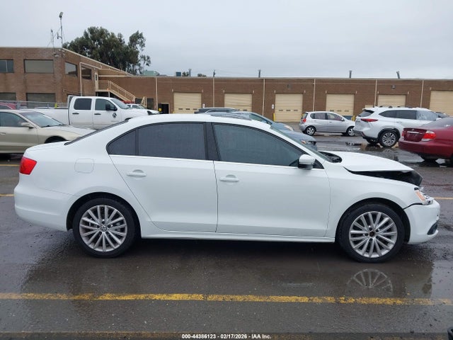 3VWL17AJ5EM408571 Volkswagen Jetta 1.8t Sel