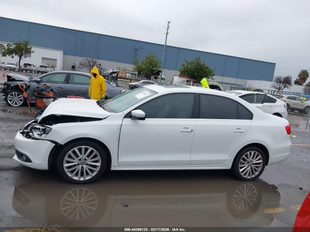 3VWL17AJ5EM408571 Volkswagen Jetta 1.8t Sel