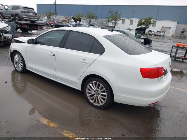 3VWL17AJ5EM408571 Volkswagen Jetta 1.8t Sel