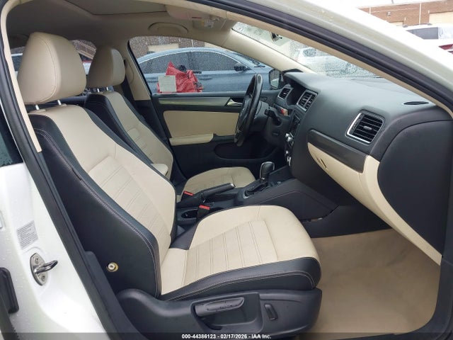 3VWL17AJ5EM408571 Volkswagen Jetta 1.8t Sel