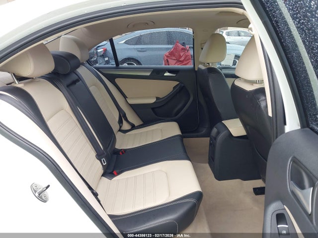 3VWL17AJ5EM408571 Volkswagen Jetta 1.8t Sel