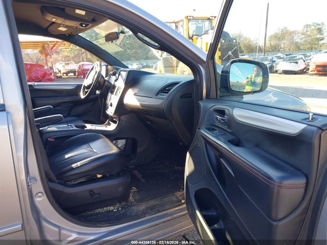 2C4RDGEG6GR329215 Dodge Grand Caravan R/t