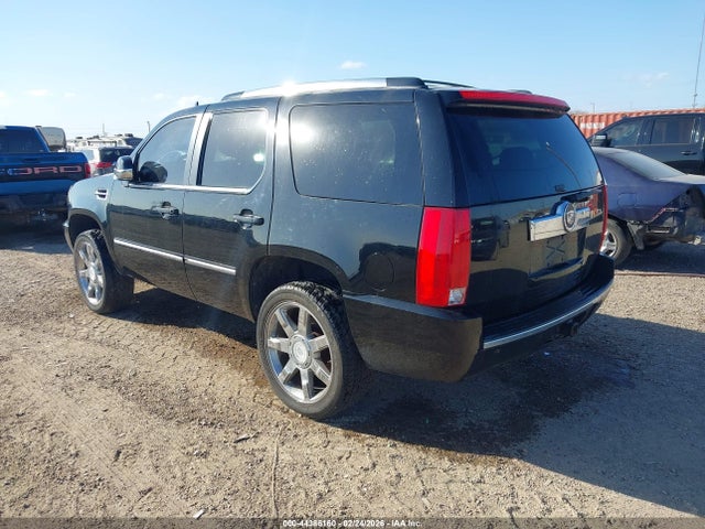 2012 CADILLAC ESCALADE 1GYS3AEF0CR130292 Photo 2