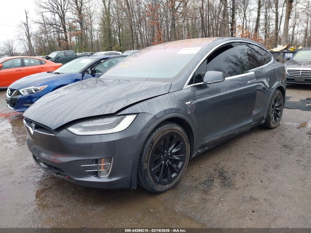 Продажа на аукционе авто 2016 Tesla Model X 60d/70d/75d/90d/p100d, vin: 5YJXCBE21GF027909, номер лота: 44386210