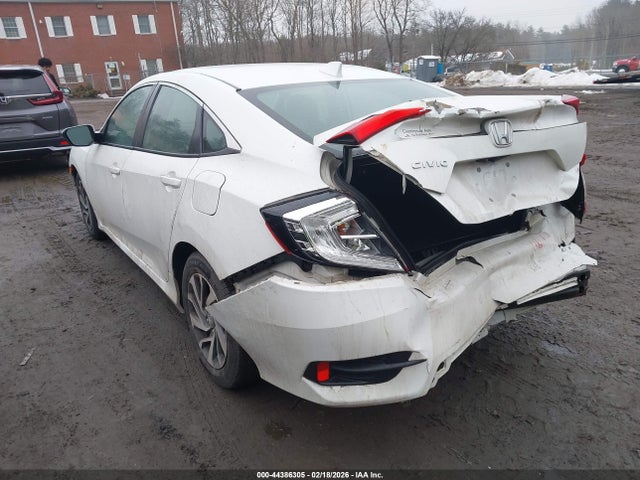 44386305 :رقم المزاد ، 19XFC2F72JE209041 vin ، 2018 Honda Civic Ex مزاد بيع