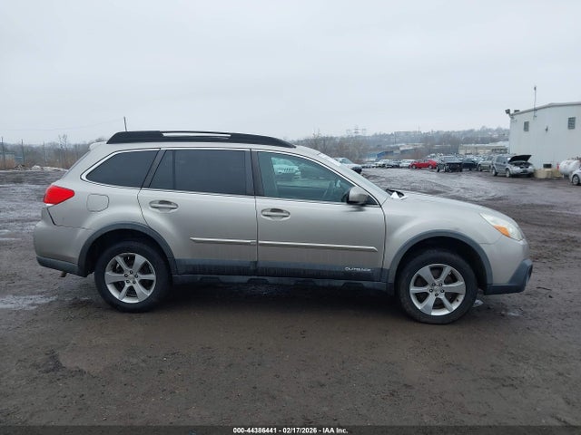 Subaru Outback 3.6r Limited 2014 4S4BRDMC9E2249852 Image 13