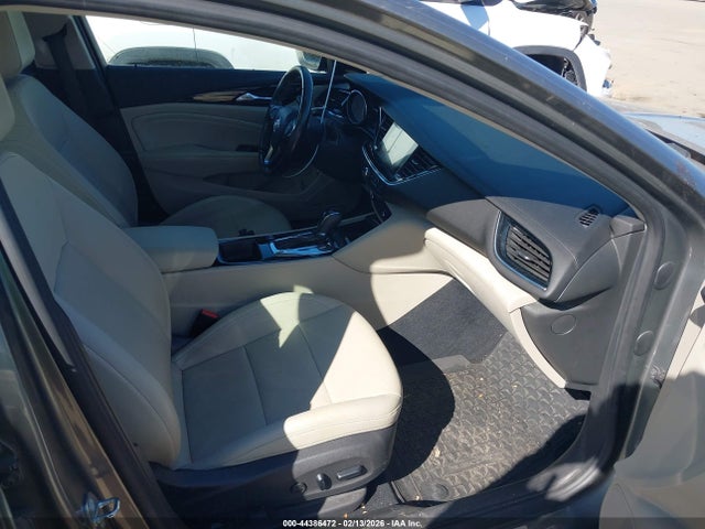 2018 Buick Regal Tourx Essence მანქანა იყიდება აუქციონზე, vin: W04GV8SX9J1135329, აუქციონის ნომერი: 44386472