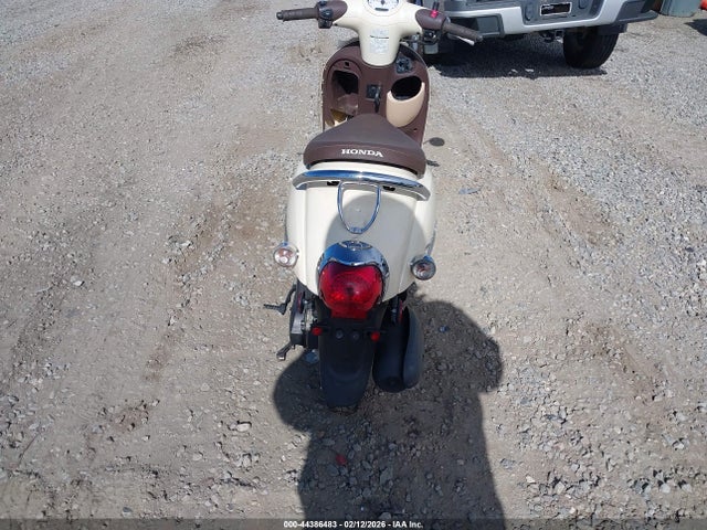 Honda NCW50 2018 JH2AF7714JK200712 Image 6