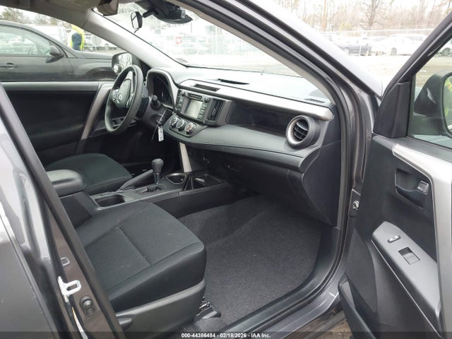 Toyota RAV4 LE 2017 2T3BFREV1HW604874 Image 5