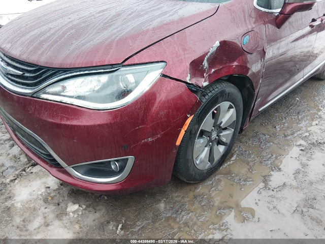 2017 Chrysler Pacifica Hybrid Platinum მანქანა იყიდება აუქციონზე, vin: 2C4RC1N74HR709512, აუქციონის ნომერი: 44386490