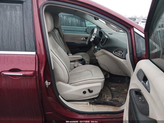 2017 CHRYSLER PACIFICA HYBRID 2C4RC1N74HR709512 Photo 4